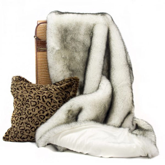 Arctic Fox Throw – soft black tipped